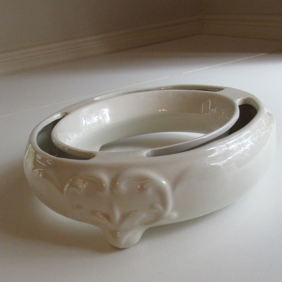Vintage Ivory Footed Flower porcelain Centerpiece ring - Picture 3 of 8